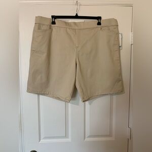 NWT Intro. Love the Fit Women Classic Tan Khaki Shorts Plus‎ Size 24W Minimalist